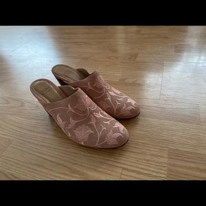 Huma blanco dorotea mules us size 7.5